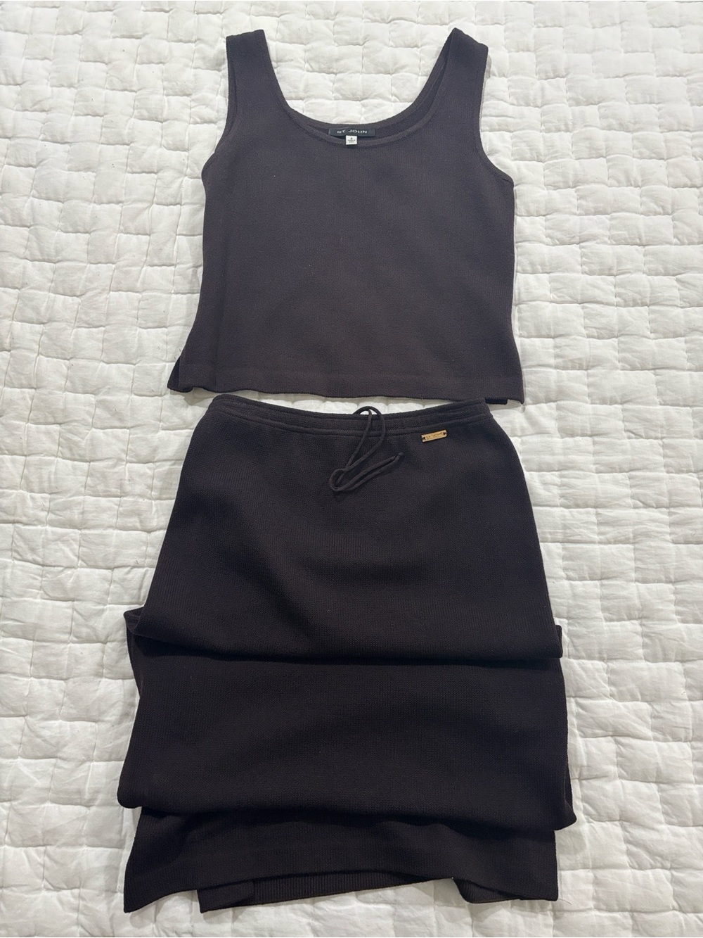 St John Sport - Brown Ribbed Tank & Skirt Set - Picture 6 of 6
